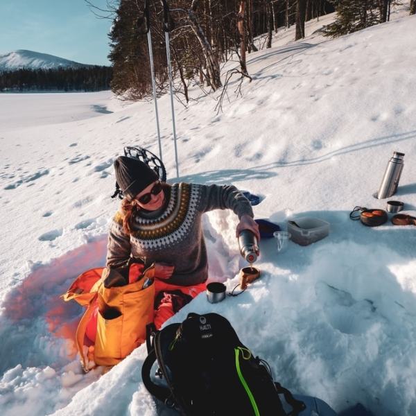 Pallasjärvellä toivottamassa maaliskuuta&nbsp;tervetulleeksi